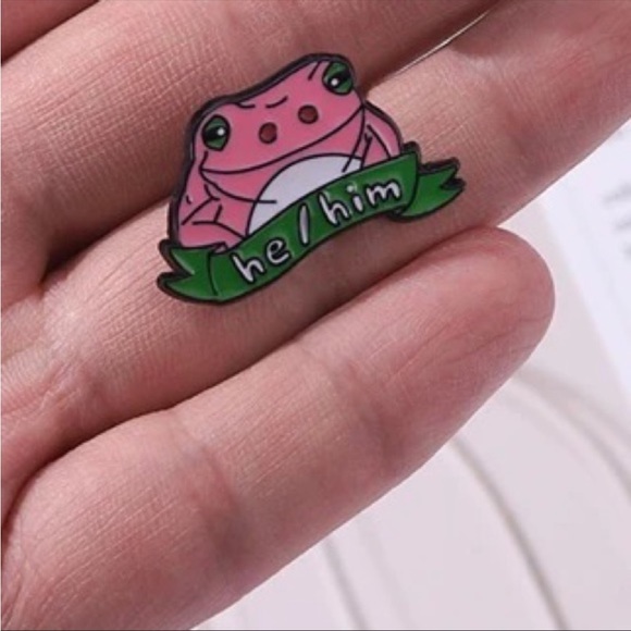 HE/HIM Frog Enamel Pin Bright Pink Mens Pronoun Lanyard Lapel Badge - Picture 2 of 8